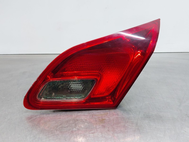 Recambio de piloto trasero derecho interior para opel astra j (p10) 1.7 cdti (68) referencia OEM IAM   