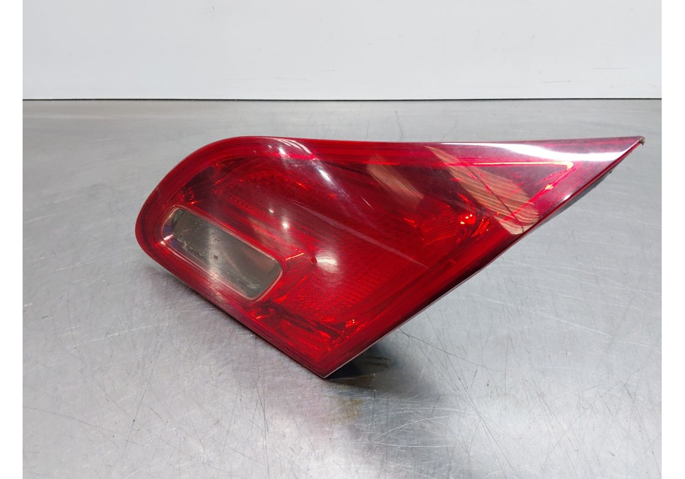 Recambio de piloto trasero derecho interior para opel astra j (p10) 1.7 cdti (68) referencia OEM IAM   