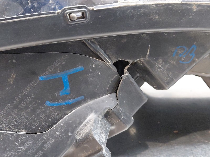 Recambio de piloto delantero izquierdo para hyundai tucson hybrid referencia OEM IAM 92207N7100  