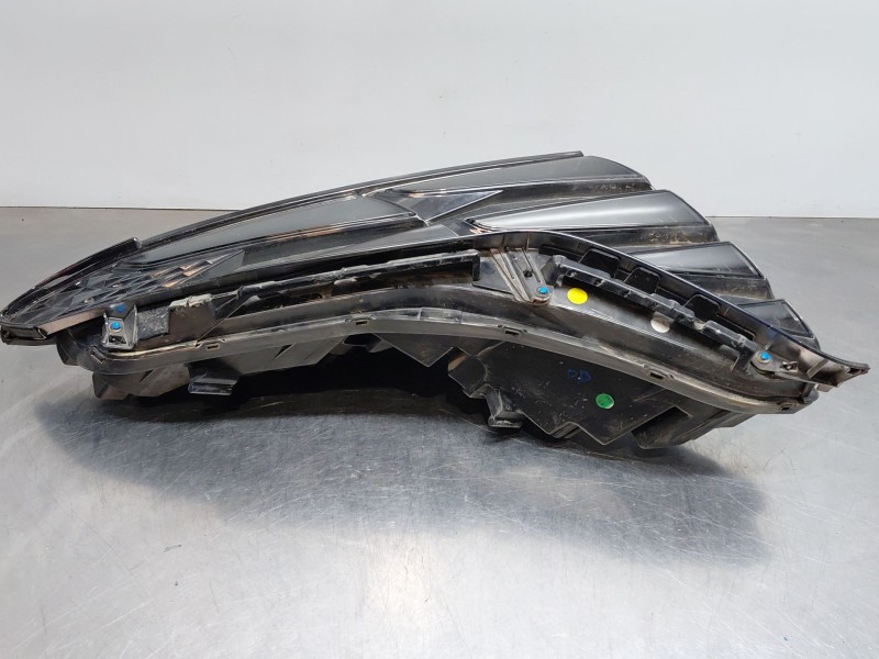 Recambio de piloto delantero derecho para hyundai tucson hybrid referencia OEM IAM 92208N7100  