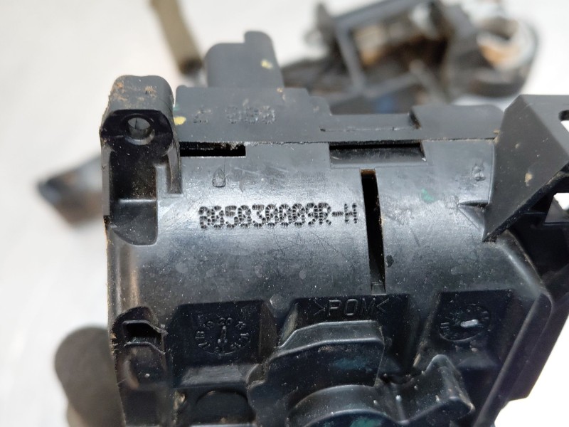 Recambio de cerradura puerta delantera izquierda para nissan nv 400 l3h2 referencia OEM IAM   