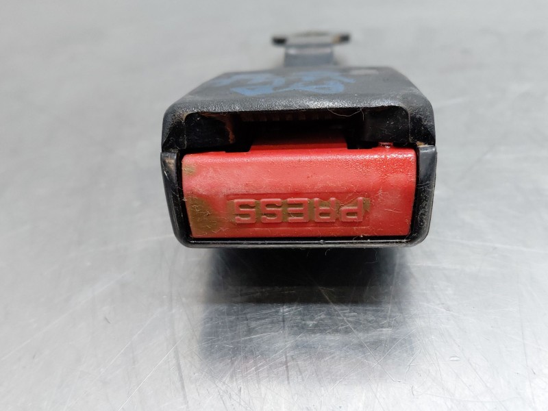 Recambio de enganche del cinturon delantero der para nissan nv 400 l3h2 referencia OEM IAM   