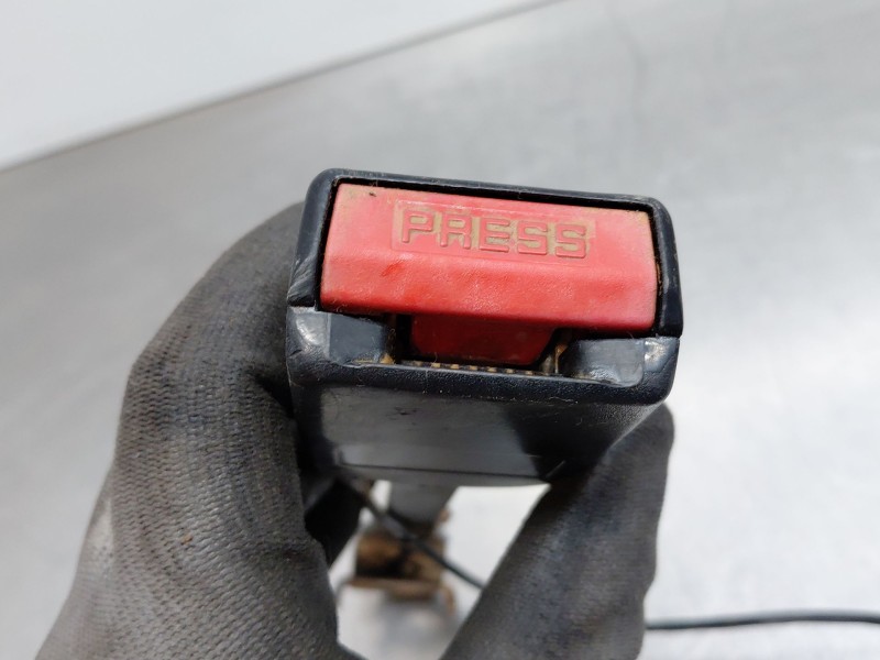 Recambio de enganche del cinturon delantero izq para nissan nv 400 l3h2 referencia OEM IAM   