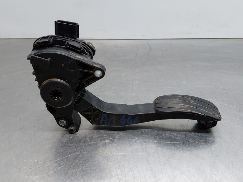 Recambio de pedal acelerador para nissan nv 400 l3h2 referencia OEM IAM   