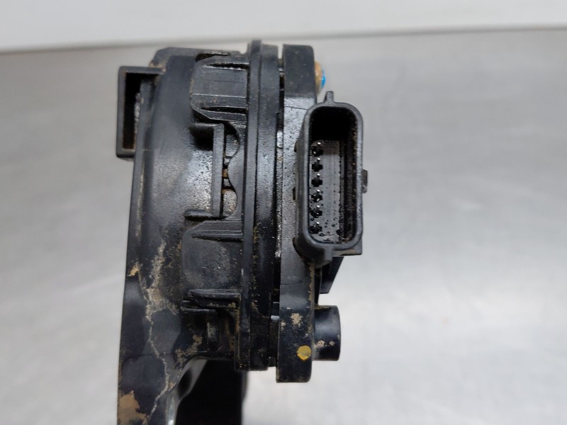 Recambio de pedal acelerador para nissan nv 400 l3h2 referencia OEM IAM   
