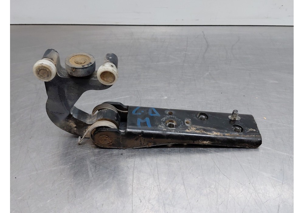 Recambio de soporte / guia puerta corredera para nissan nv 400 l3h2 referencia OEM IAM   