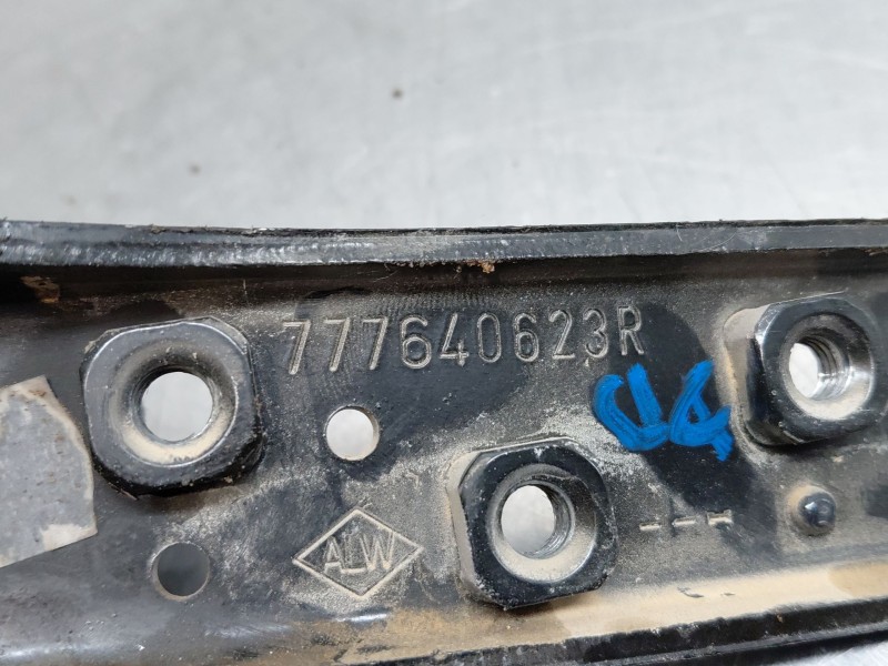 Recambio de soporte / guia puerta corredera para nissan nv 400 l3h2 referencia OEM IAM   