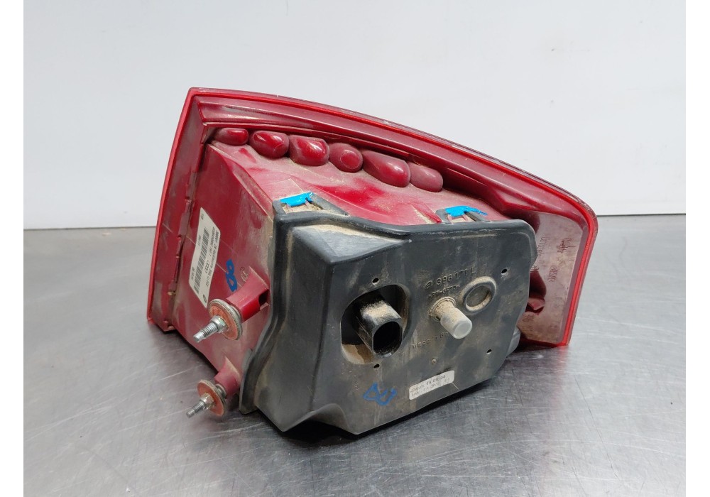 Recambio de piloto trasero izquierdo para audi a8 d3 (4e2, 4e8) 3.0 tdi quattro referencia OEM IAM 4E0945095C  