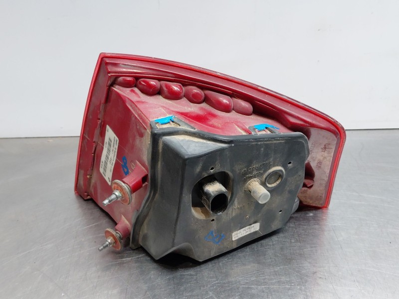 Recambio de piloto trasero izquierdo para audi a8 d3 (4e2, 4e8) 3.0 tdi quattro referencia OEM IAM 4E0945095C  