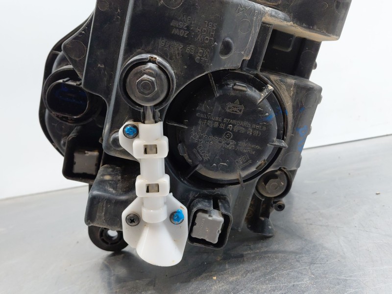 Recambio de faro derecho para hyundai tucson hybrid referencia OEM IAM 92102N7100  