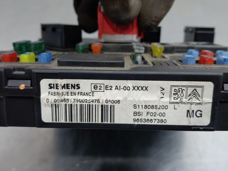 Recambio de caja reles / fusibles para citroën c2 (jm_) 1.4 hdi referencia OEM IAM 9653667380  