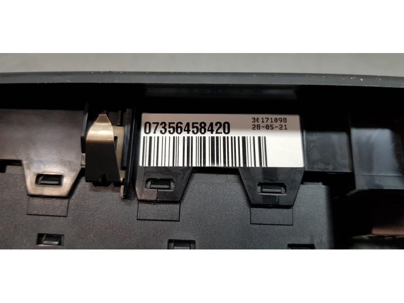 Recambio de mando elevalunas delantero izquierdo para jeep renegade limited 4x2 referencia OEM IAM 735645842  