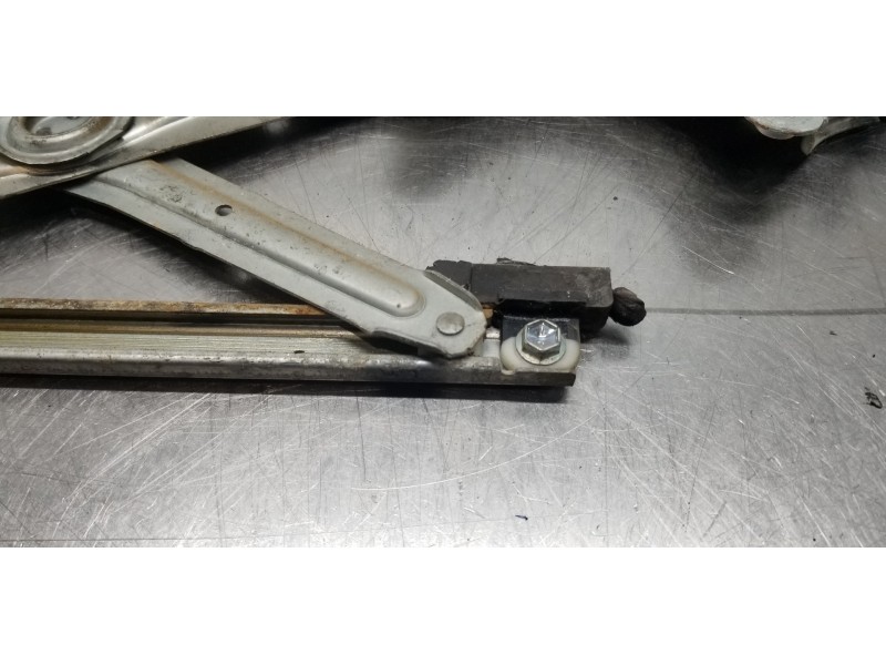 Recambio de elevalunas delantero izquierdo para toyota hilux (kun) extra cab 4x4 referencia OEM IAM 698200K040 857200K010 