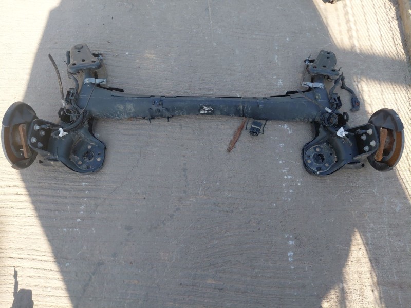 Recambio de puente trasero para opel corsa f elegance referencia OEM IAM 9843205280  