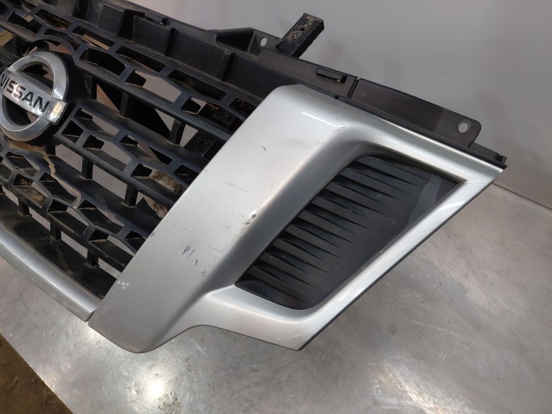 Recambio de rejilla delantera para nissan nv 400 l3h2 referencia OEM IAM   