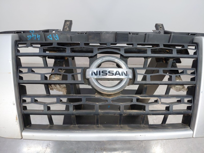 Recambio de rejilla delantera para nissan nv 400 l3h2 referencia OEM IAM   