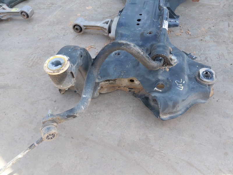 Recambio de puente delantero para hyundai kona hybrid referencia OEM IAM 62405CM000  