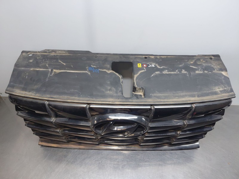 Recambio de rejilla delantera para hyundai tucson hybrid referencia OEM IAM   