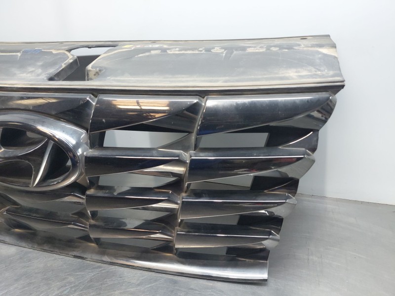 Recambio de rejilla delantera para hyundai tucson hybrid referencia OEM IAM   