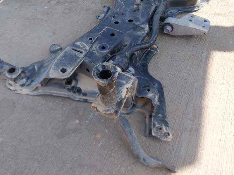 Recambio de puente delantero para toyota c-hr hybrid referencia OEM IAM 51201F4013  