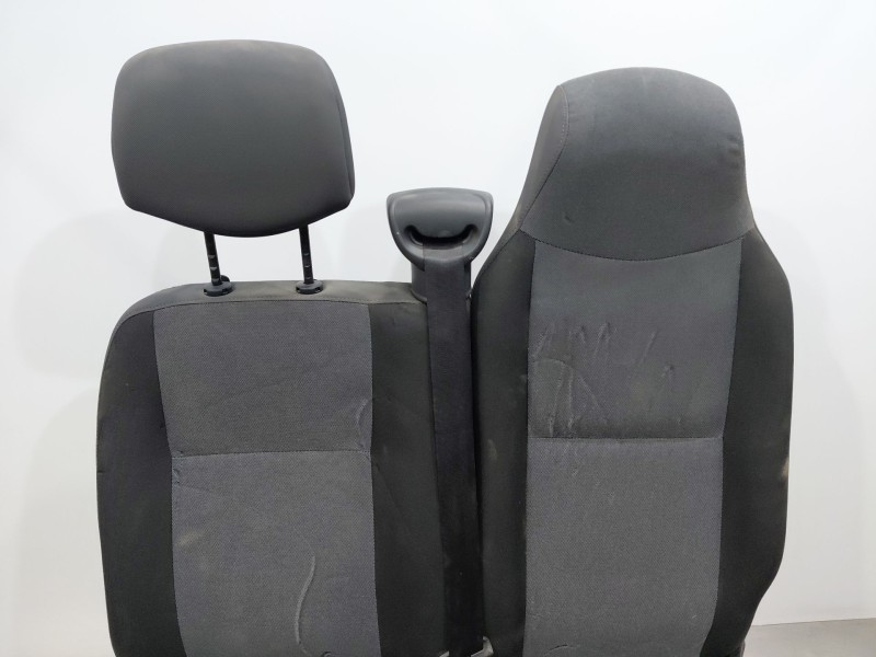 Recambio de asiento delantero derecho para nissan nv 400 l3h2 referencia OEM IAM   