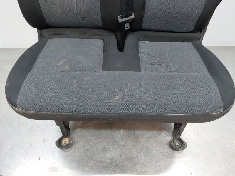 Recambio de asiento delantero derecho para nissan nv 400 l3h2 referencia OEM IAM   