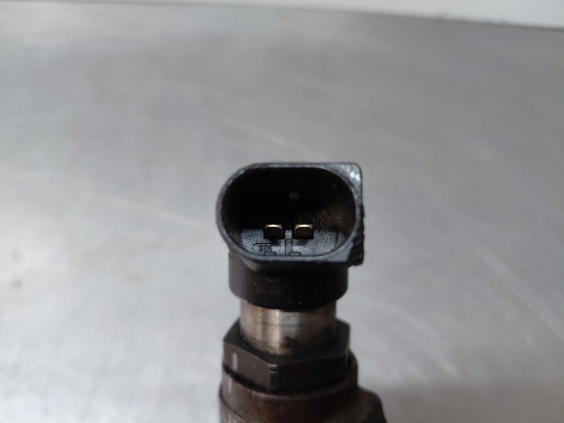 Recambio de inyector para peugeot 208 bluehdi referencia OEM IAM 9802448680  