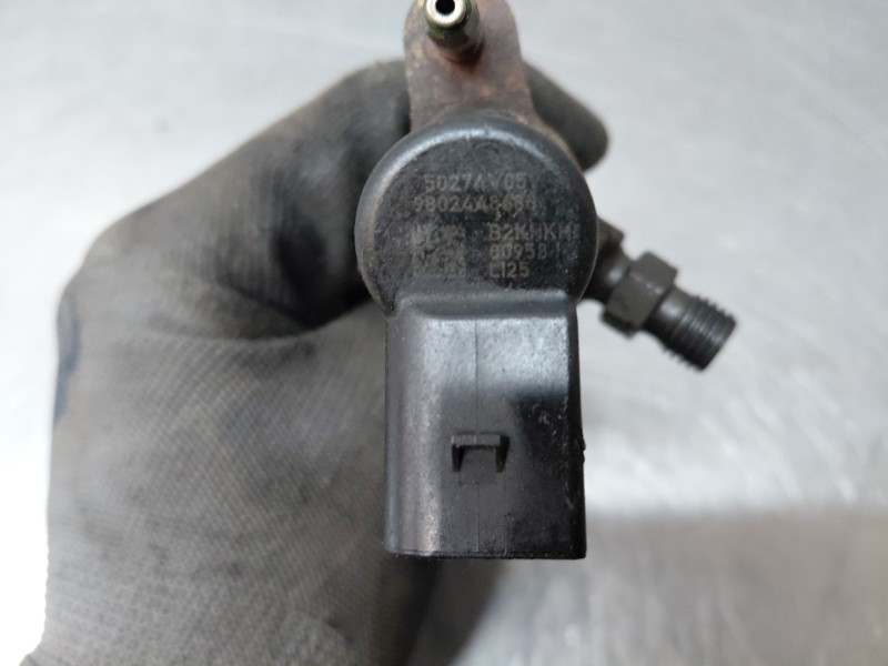 Recambio de inyector para peugeot 208 bluehdi referencia OEM IAM 9802448680  