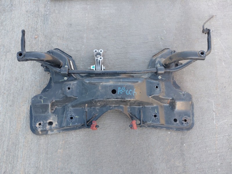 Recambio de puente delantero para mg zs confort referencia OEM IAM 11048634  