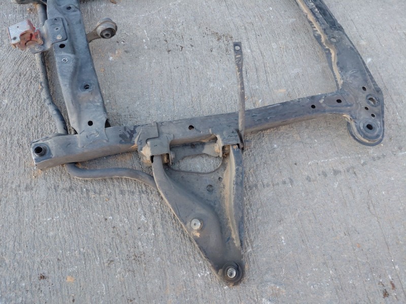 Recambio de puente delantero para dacia lodgy laureate referencia OEM IAM 544011591R  