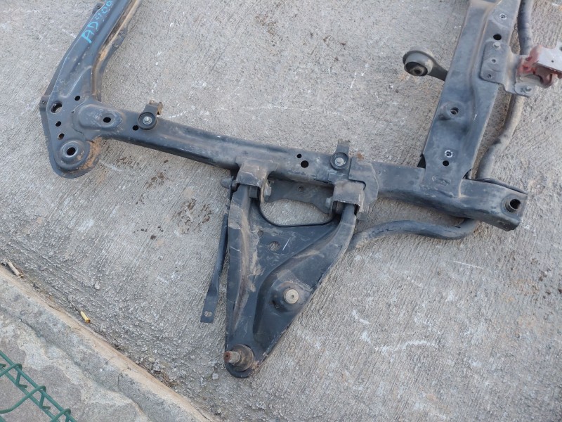 Recambio de puente delantero para dacia lodgy laureate referencia OEM IAM 544011591R  