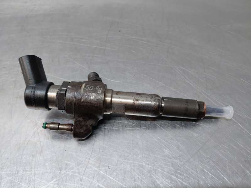 Recambio de inyector para peugeot 208 bluehdi referencia OEM IAM 9802448680  