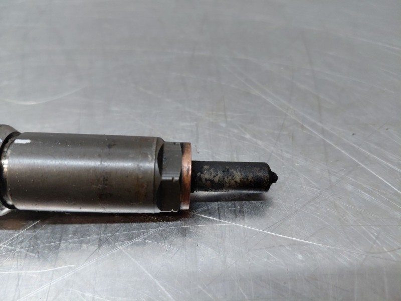 Recambio de inyector para peugeot 208 bluehdi referencia OEM IAM 9802448680  