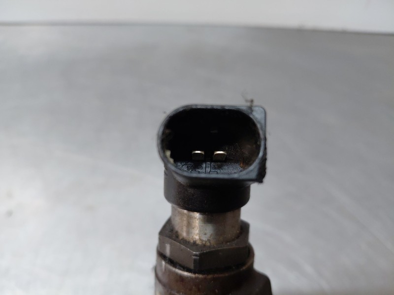 Recambio de inyector para peugeot 208 bluehdi referencia OEM IAM 9802448680  