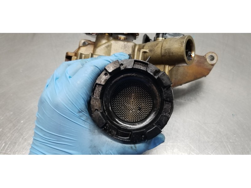 Recambio de bomba aceite para audi a8 (4e2) 4.2 quattro referencia OEM IAM 077115105J  