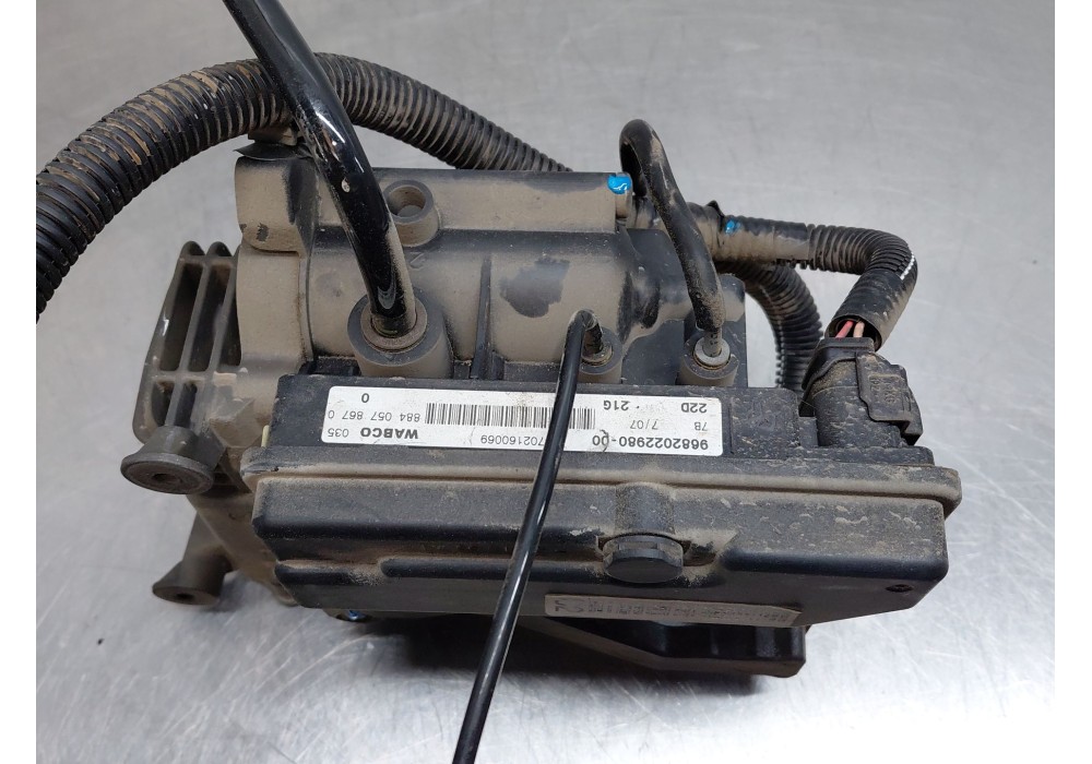 Recambio de bomba suspension para citroën c4 grand picasso i (ua_) 2.0 hdi 138 referencia OEM IAM   