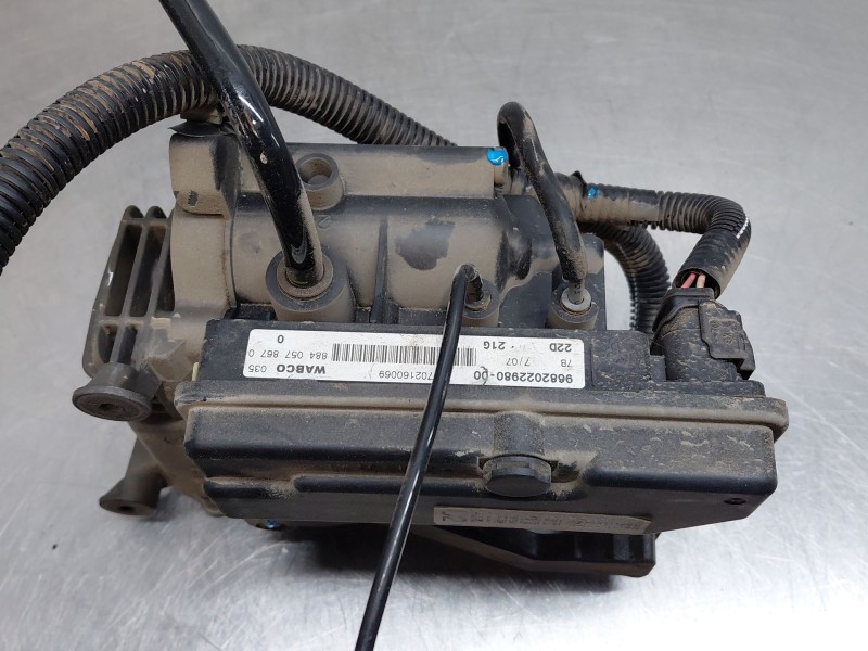 Recambio de bomba suspension para citroën c4 grand picasso i (ua_) 2.0 hdi 138 referencia OEM IAM   