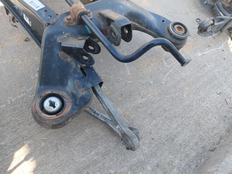 Recambio de puente trasero para maserati quattroporte granlusso referencia OEM IAM   