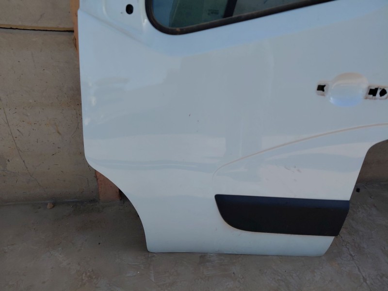 Recambio de puerta delantera izquierda para nissan nv 400 l3h2 referencia OEM IAM   