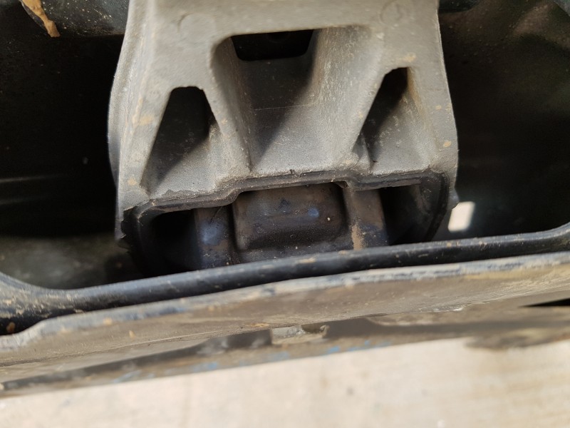 Recambio de puente delantero para opel mokka x selective referencia OEM IAM 42454890 95185585 