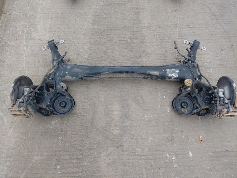 Recambio de puente trasero para peugeot 3008 gt line referencia OEM IAM 9833974980  