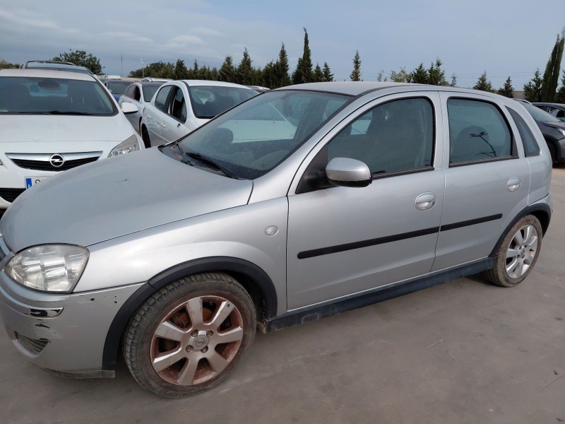 opel corsa c (x01) del año 2005