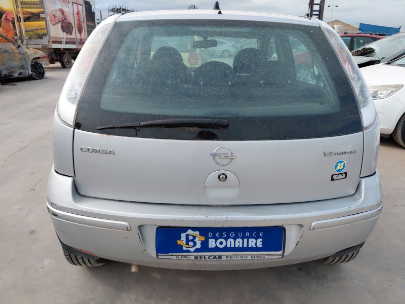 opel corsa c (x01) del año 2005