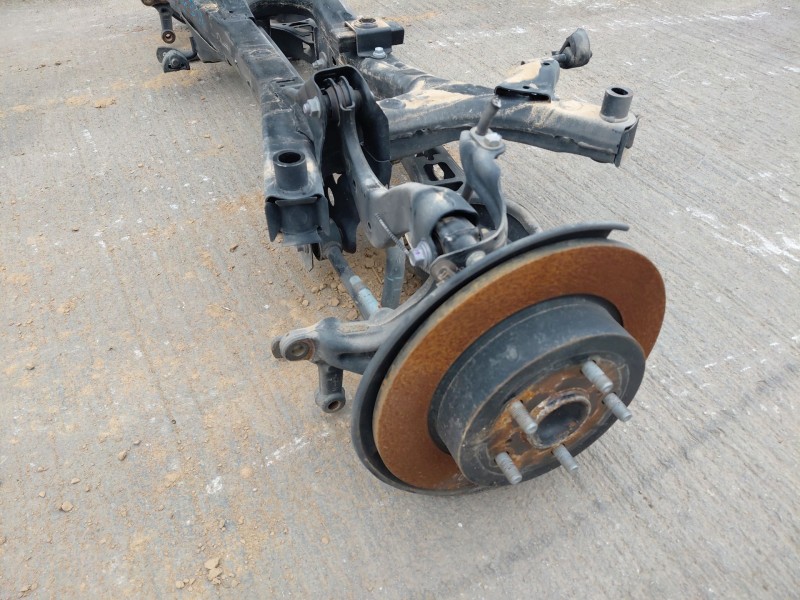 Recambio de puente trasero para toyota c-hr hybrid referencia OEM IAM 51206F4013  