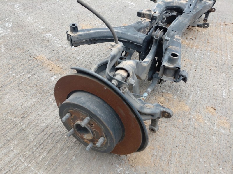 Recambio de puente trasero para toyota c-hr hybrid referencia OEM IAM 51206F4013  