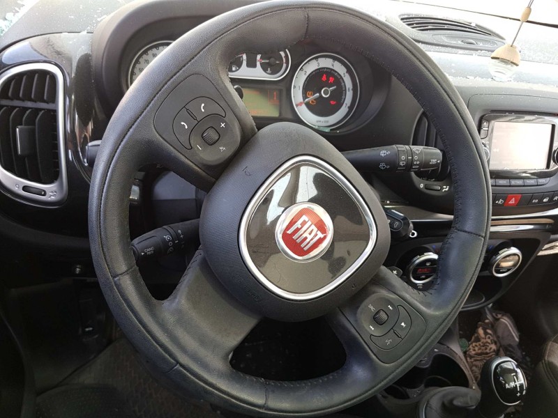 Recambio de volante para fiat 500 l (330) lounge referencia OEM IAM 6204725   Recambio de volante para fiat 500 l (330) lounge referencia OEM IAM 6204725