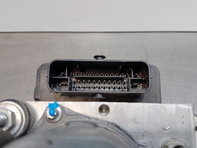 Recambio de abs para opel corsa e (x15) 1.4 (08, 68) referencia OEM IAM 95522565  