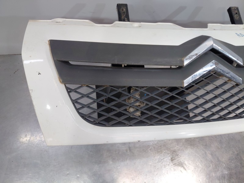 Recambio de rejilla delantera para citroën jumper caja cerrada (06.2006 =>) l2h2 referencia OEM IAM 7804R5  