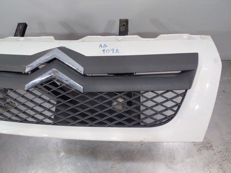 Recambio de rejilla delantera para citroën jumper caja cerrada (06.2006 =>) l2h2 referencia OEM IAM 7804R5  