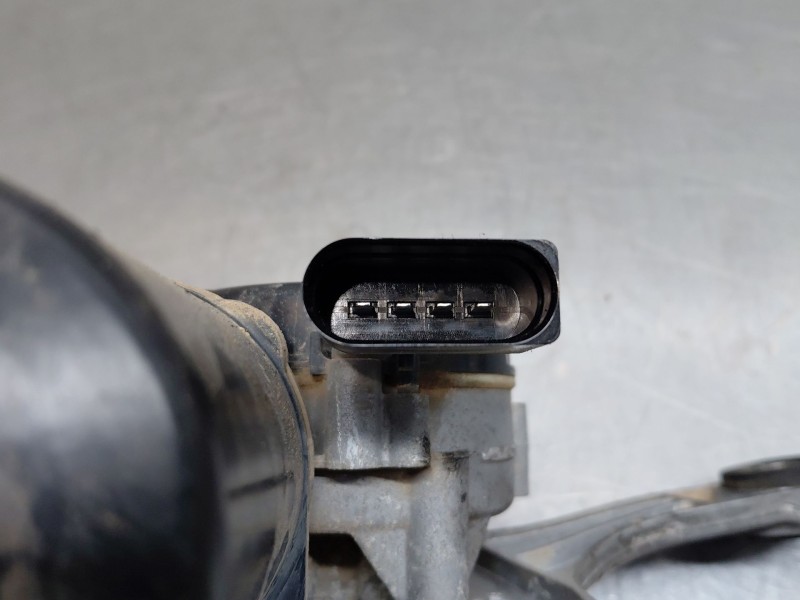 Recambio de motor limpia delantero para ford kuga (cbs) ecoboost referencia OEM IAM 2081243 cv4417504ag 